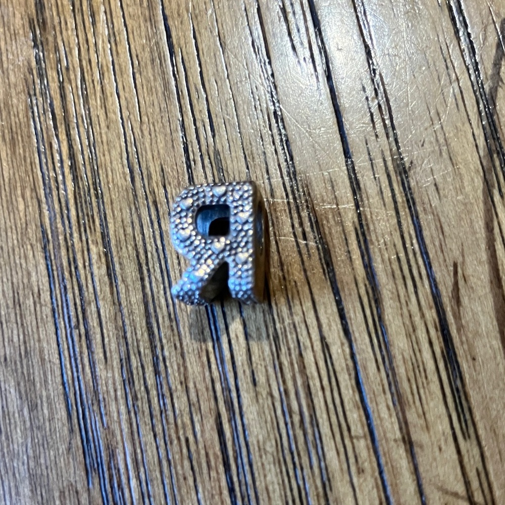 Pandora Silver 'R' Charm - Picture 4 of 4
